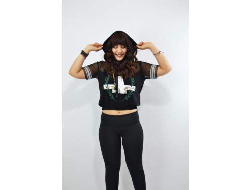 Baskılı Fileli Kapüşonlu Kadın T-Shirt Siyah Baskılı Fileli Kapüşonlu Kadın T-Shirt Siyah