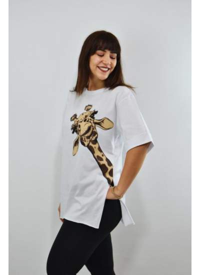 Zürafa Baskılı Duble Kol Yırtmaçlı Oversize Kadın T-Shirt Beyaz