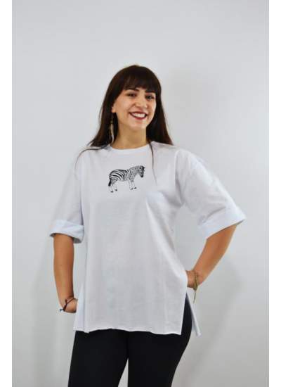 Zebra Nakış İşlemeli Duble Kol Yırtmaçlı Oversize Kadın T-Shirt Beyaz